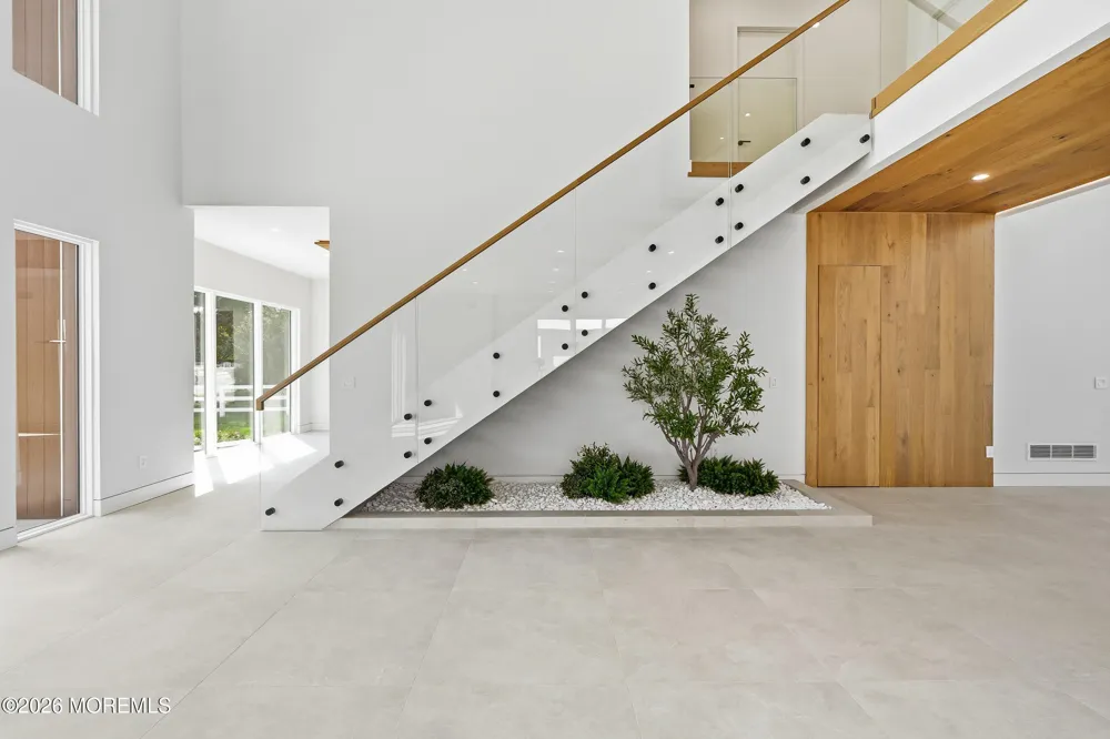 46 Whalepond Road Oakhurst, NJ 07755