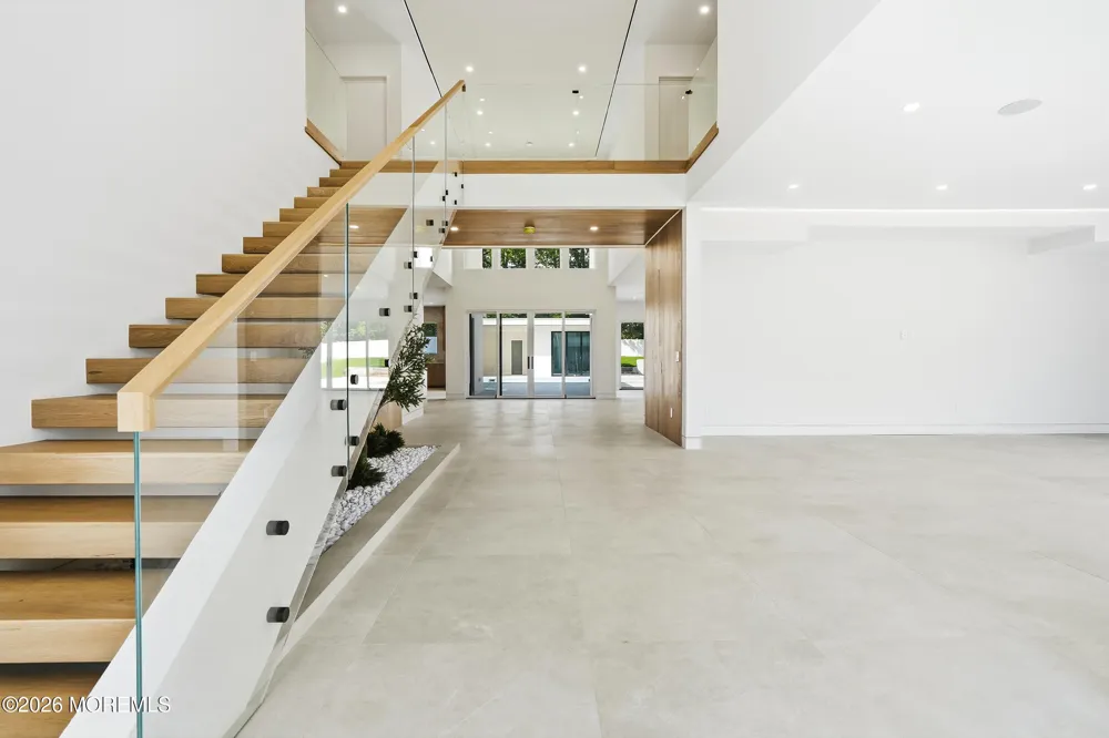 46 Whalepond Road Oakhurst, NJ 07755