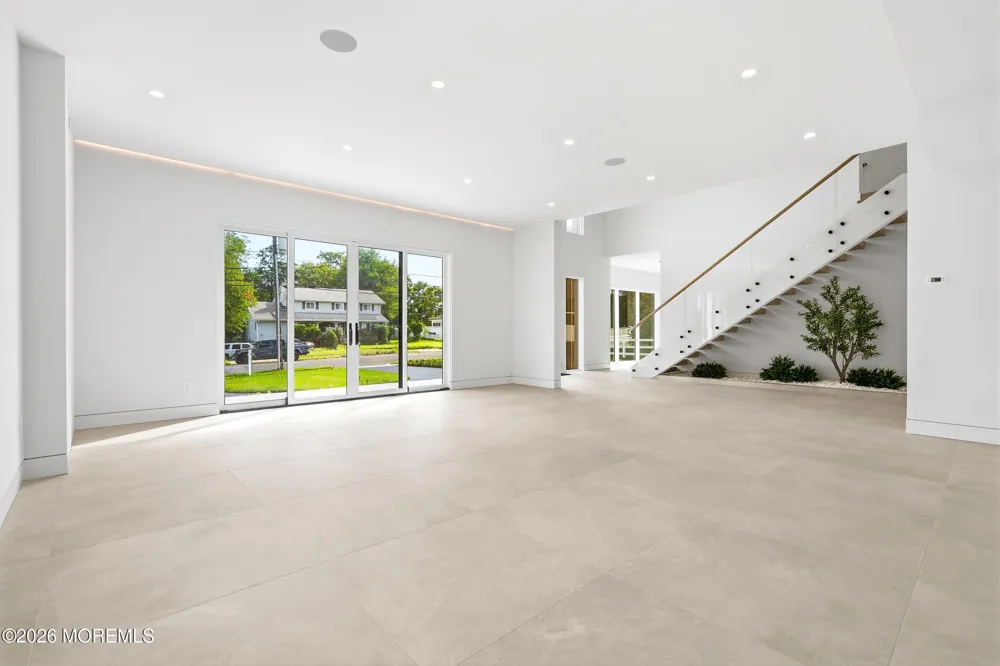 46 Whalepond Road Oakhurst, NJ 07755