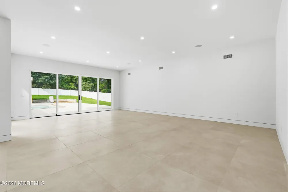 46 Whalepond Road Oakhurst, NJ 07755