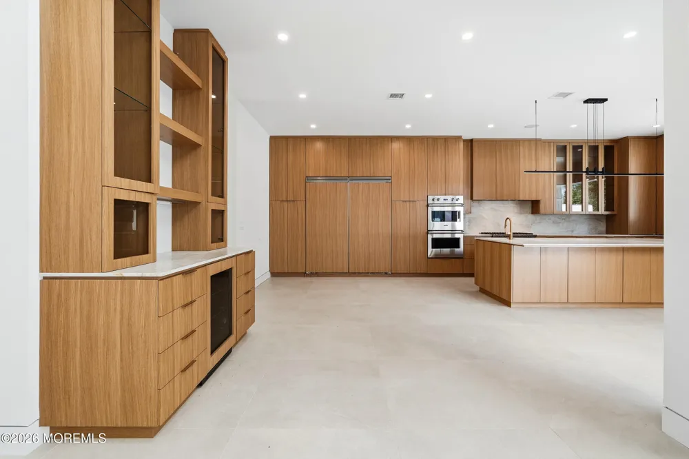 46 Whalepond Road Oakhurst, NJ 07755