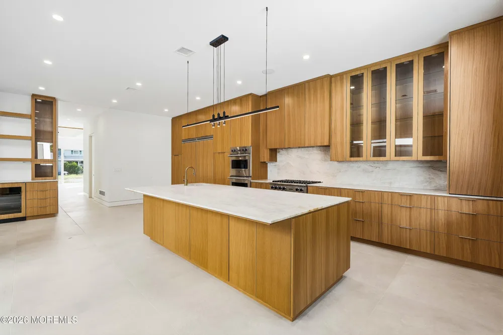 46 Whalepond Road Oakhurst, NJ 07755