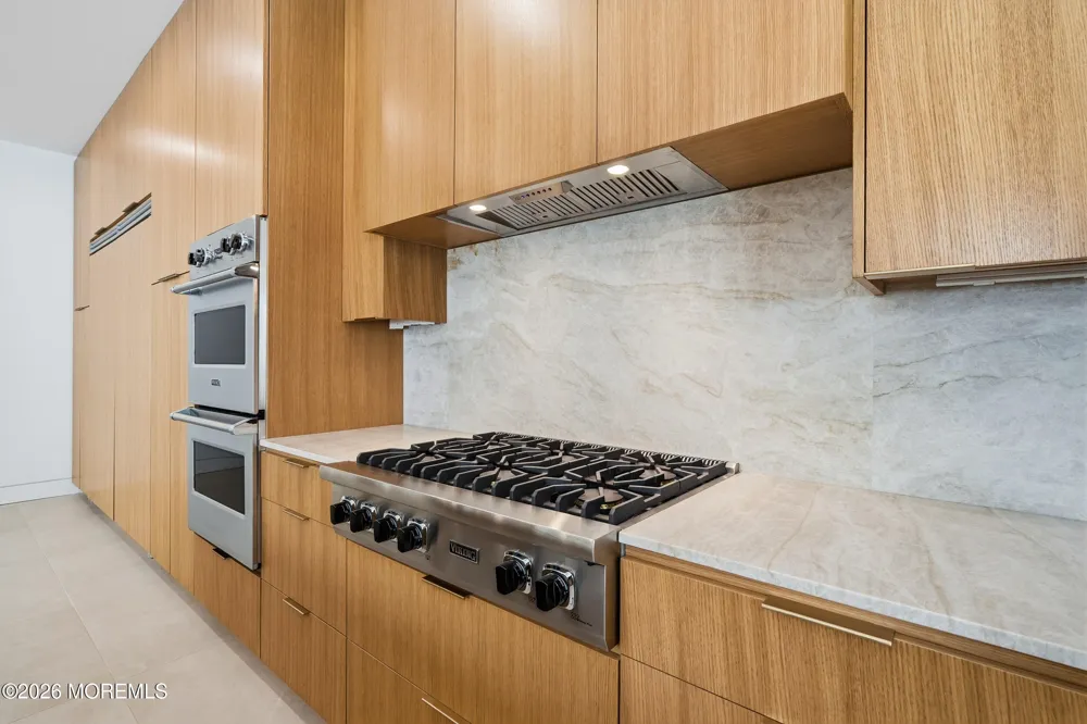 46 Whalepond Road Oakhurst, NJ 07755