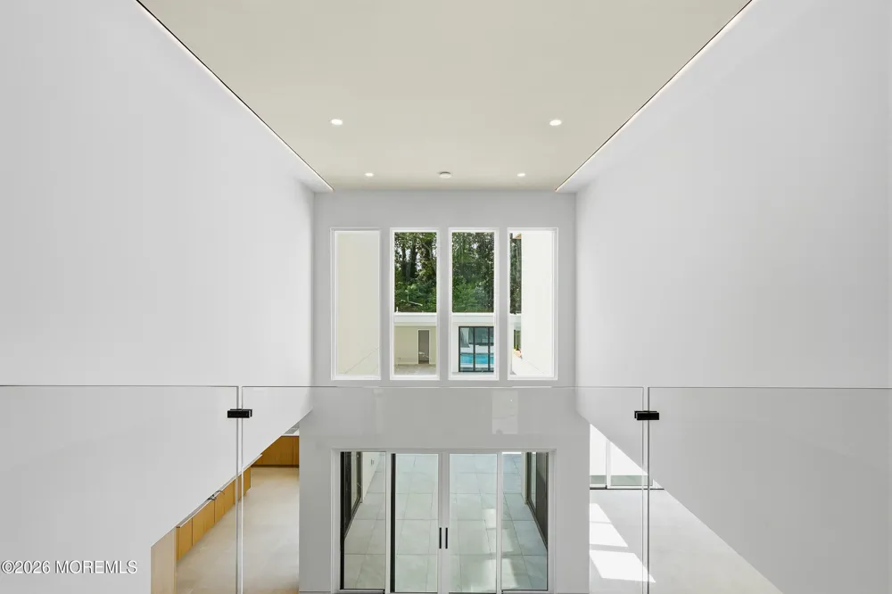 46 Whalepond Road Oakhurst, NJ 07755