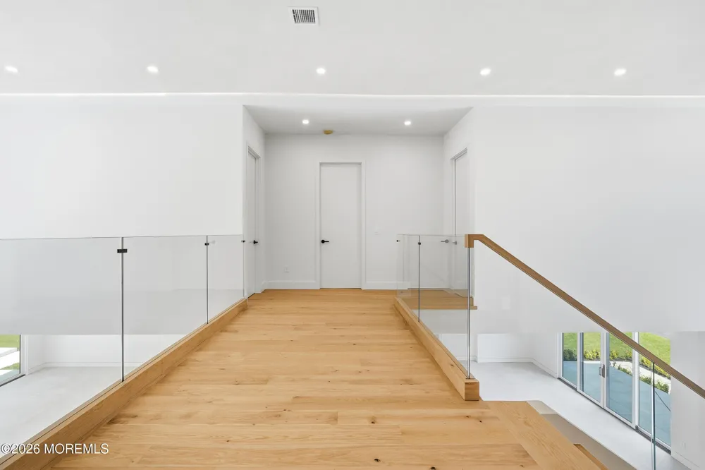 46 Whalepond Road Oakhurst, NJ 07755