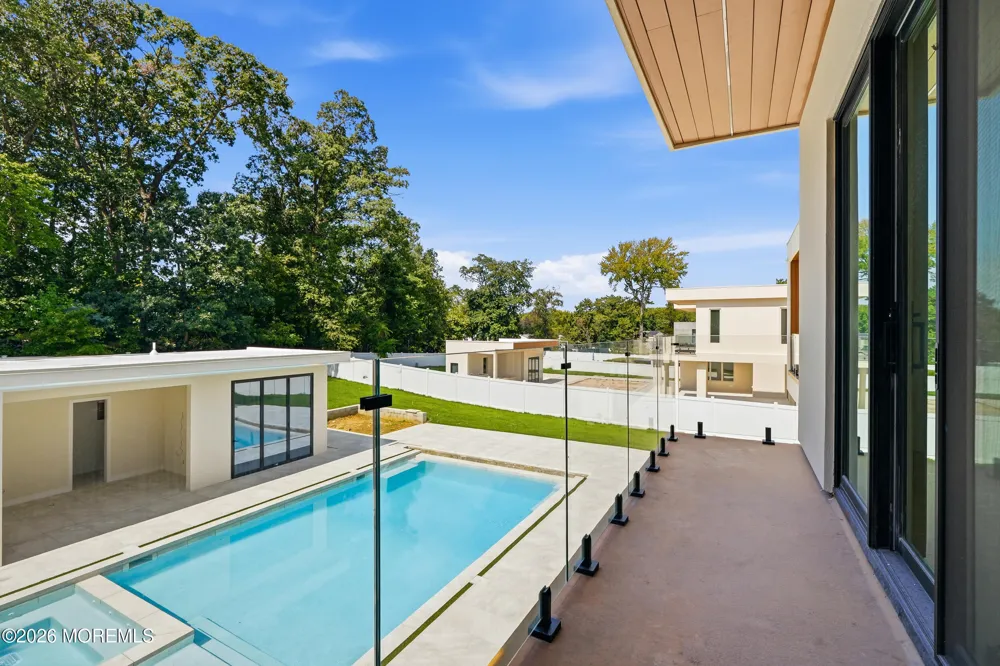 46 Whalepond Road Oakhurst, NJ 07755