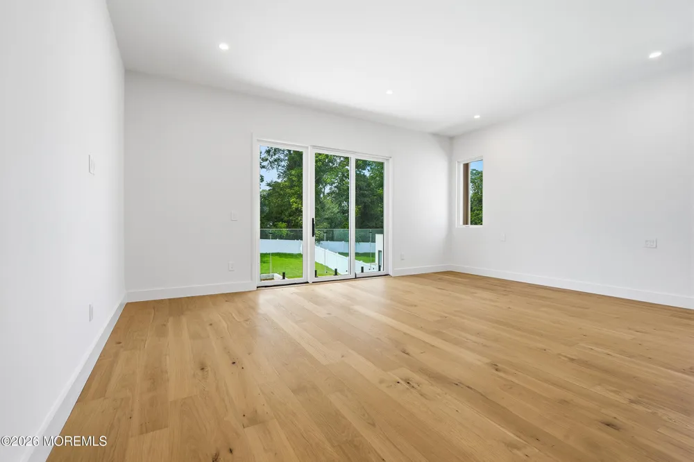 46 Whalepond Road Oakhurst, NJ 07755