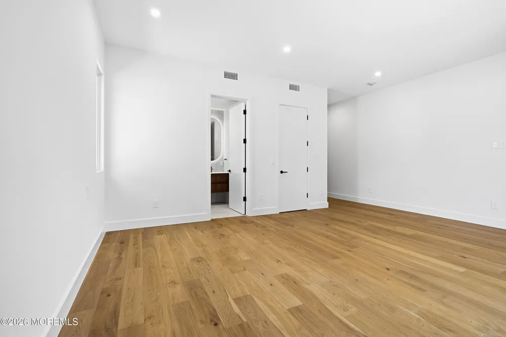 46 Whalepond Road Oakhurst, NJ 07755