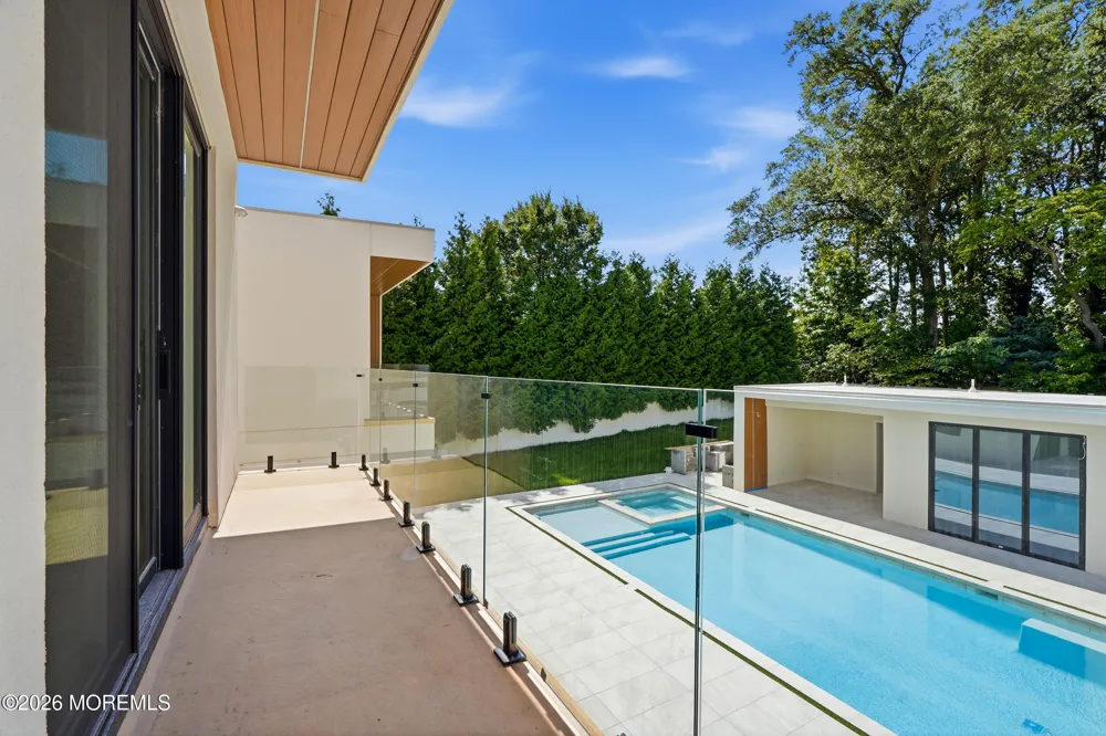 46 Whalepond Road Oakhurst, NJ 07755