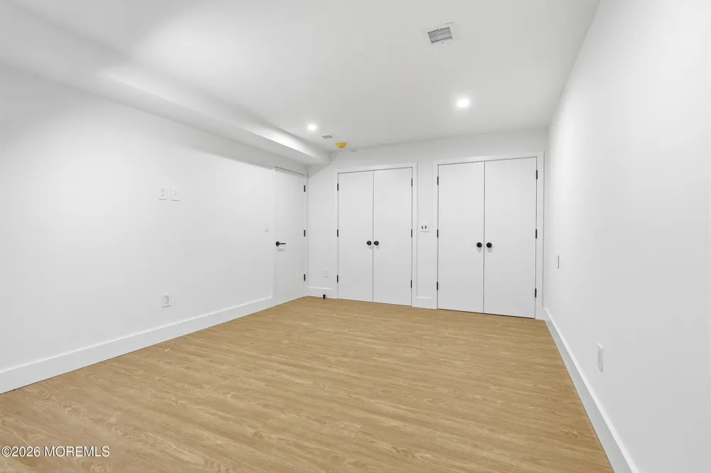 46 Whalepond Road Oakhurst, NJ 07755