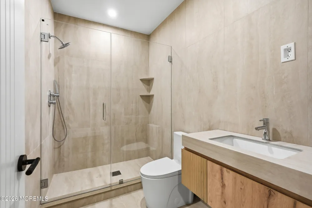 46 Whalepond Road Oakhurst, NJ 07755