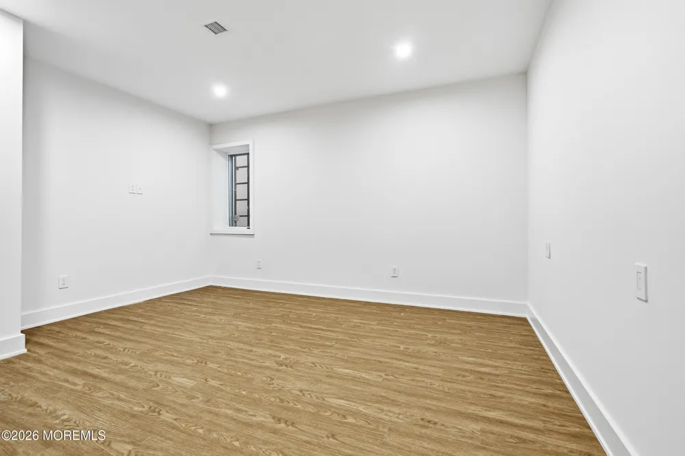 46 Whalepond Road Oakhurst, NJ 07755