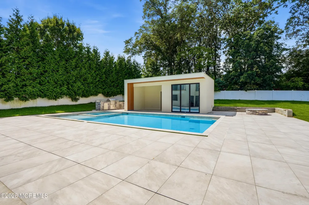 46 Whalepond Road Oakhurst, NJ 07755