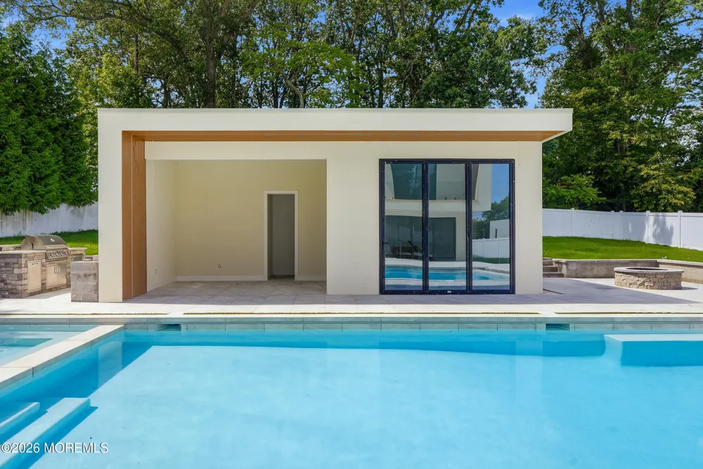46 Whalepond Road Oakhurst, NJ 07755