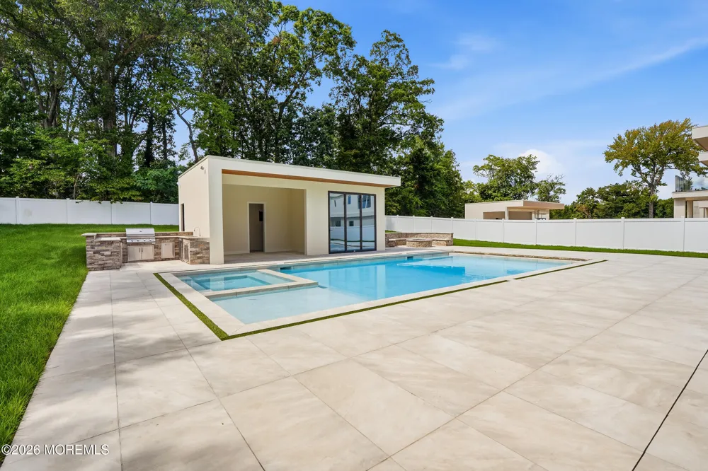 46 Whalepond Road Oakhurst, NJ 07755