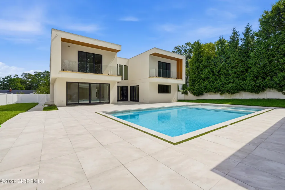 46 Whalepond Road Oakhurst, NJ 07755
