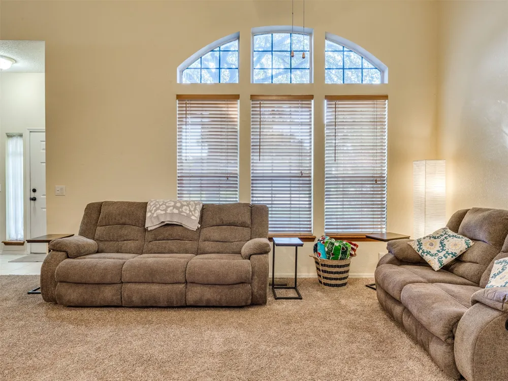 1202 W Los Angeles Circle Broken Arrow, OK 74011
