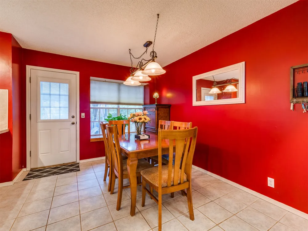 1202 W Los Angeles Circle Broken Arrow, OK 74011