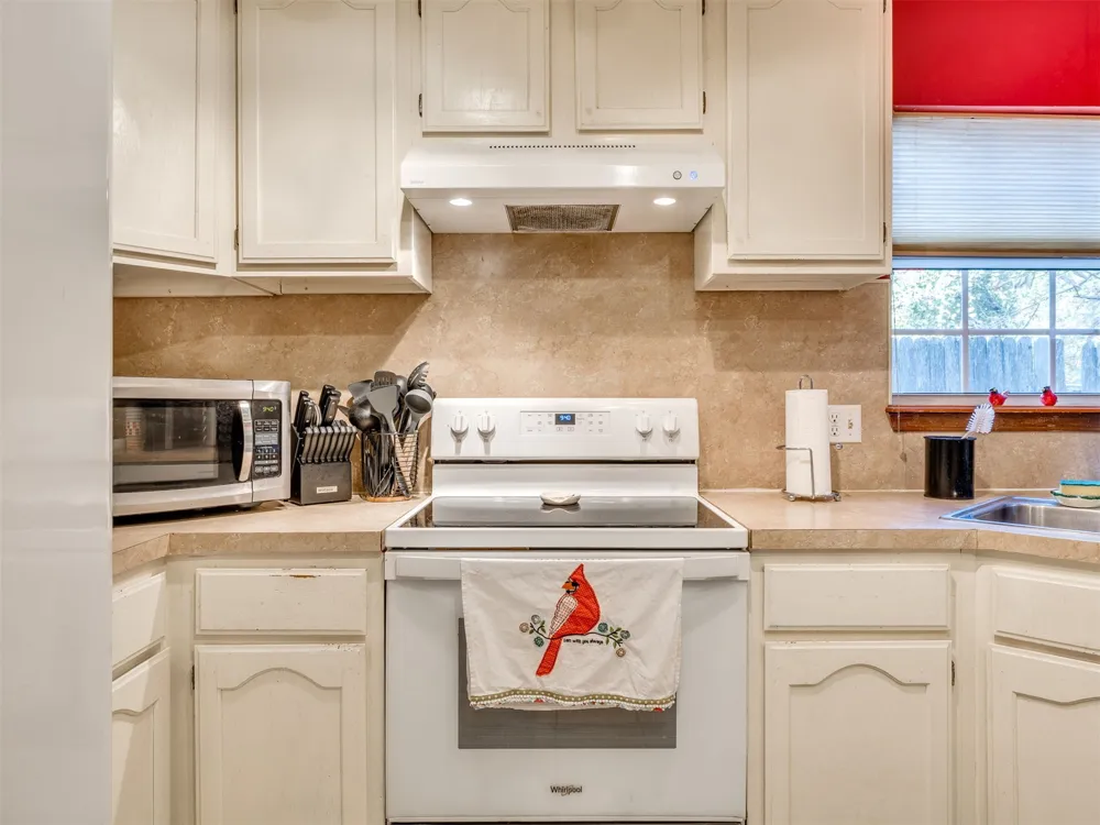 1202 W Los Angeles Circle Broken Arrow, OK 74011