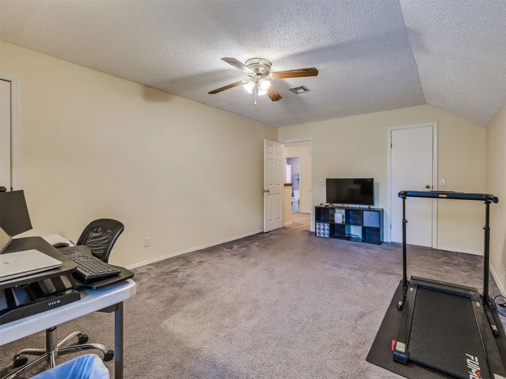 1202 W Los Angeles Circle Broken Arrow, OK 74011