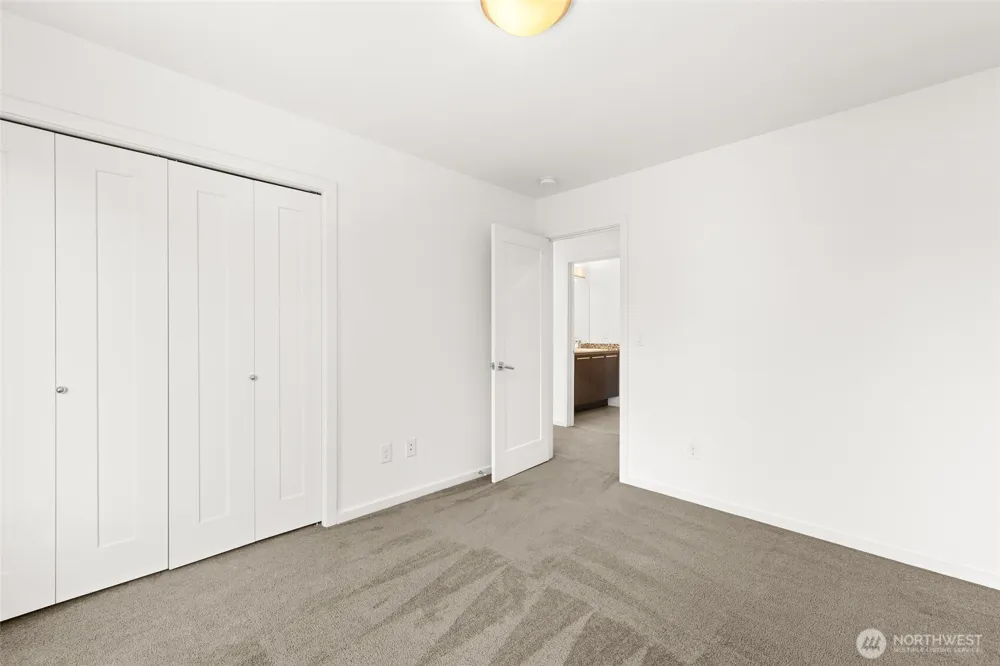 5657 S 328th Place Auburn, WA 98001