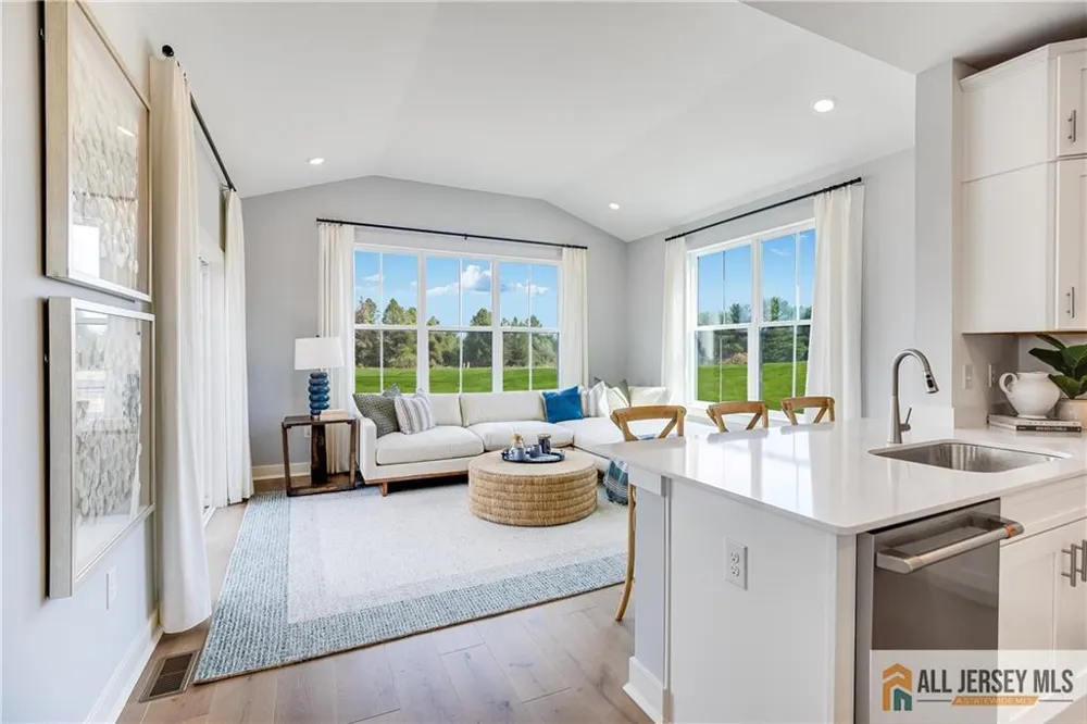 43 Martha Brokaw Way Hopewell, NJ 08560