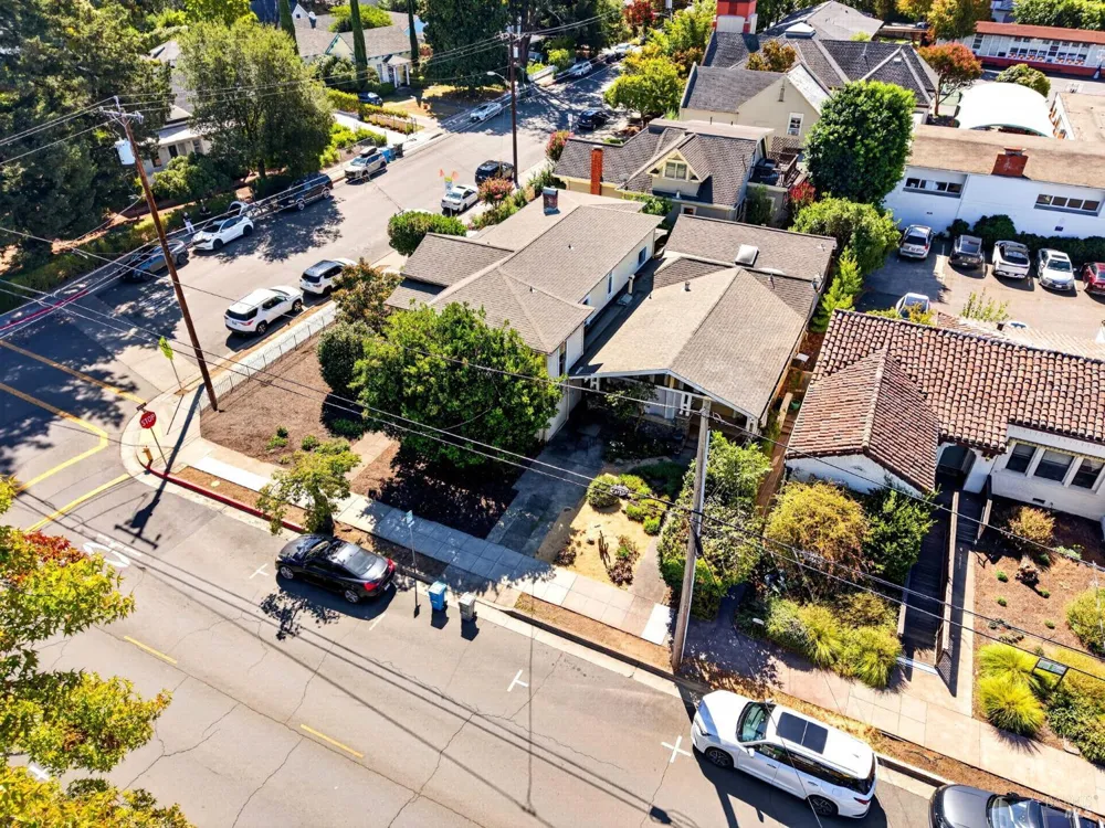 220 Matheson Street Healdsburg, CA 95448