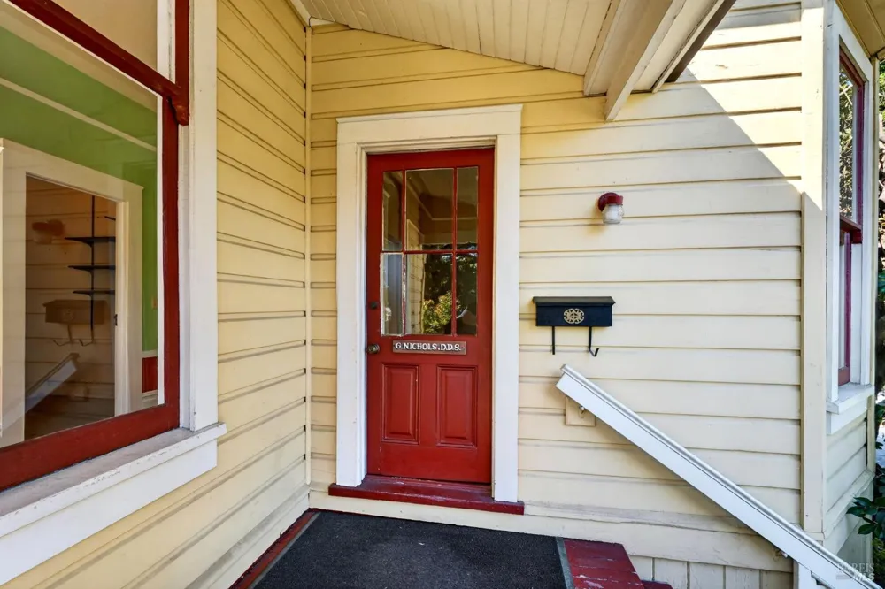 220 Matheson Street Healdsburg, CA 95448