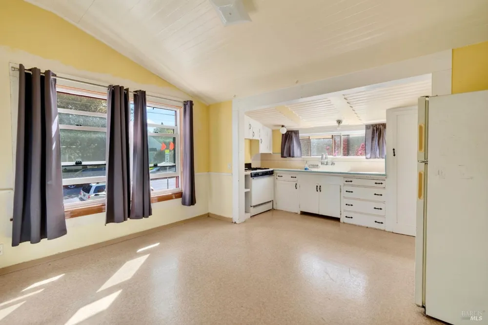 220 Matheson Street Healdsburg, CA 95448