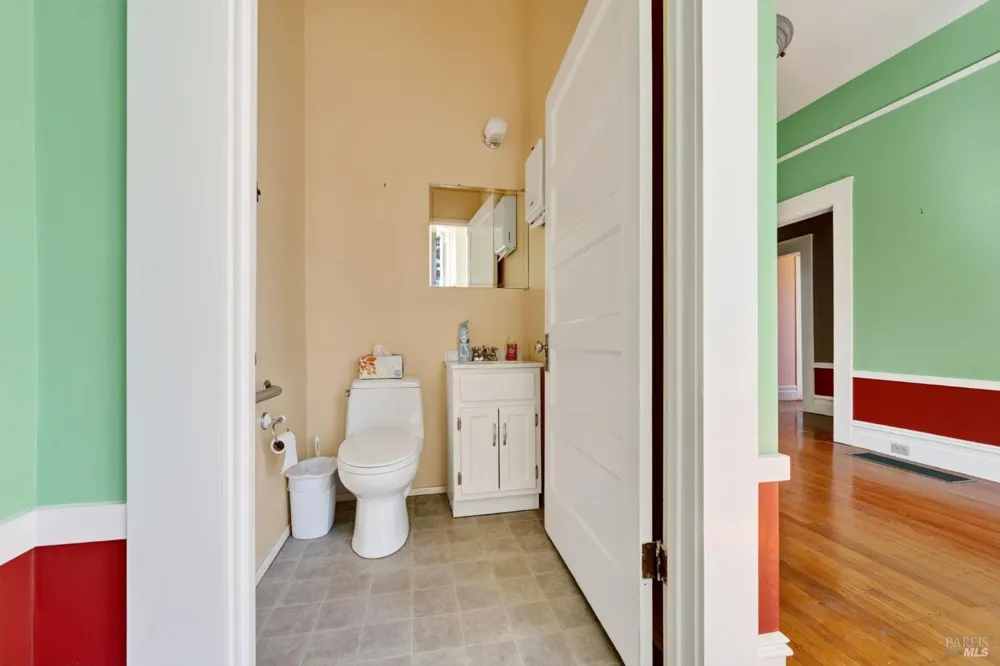 220 Matheson Street Healdsburg, CA 95448
