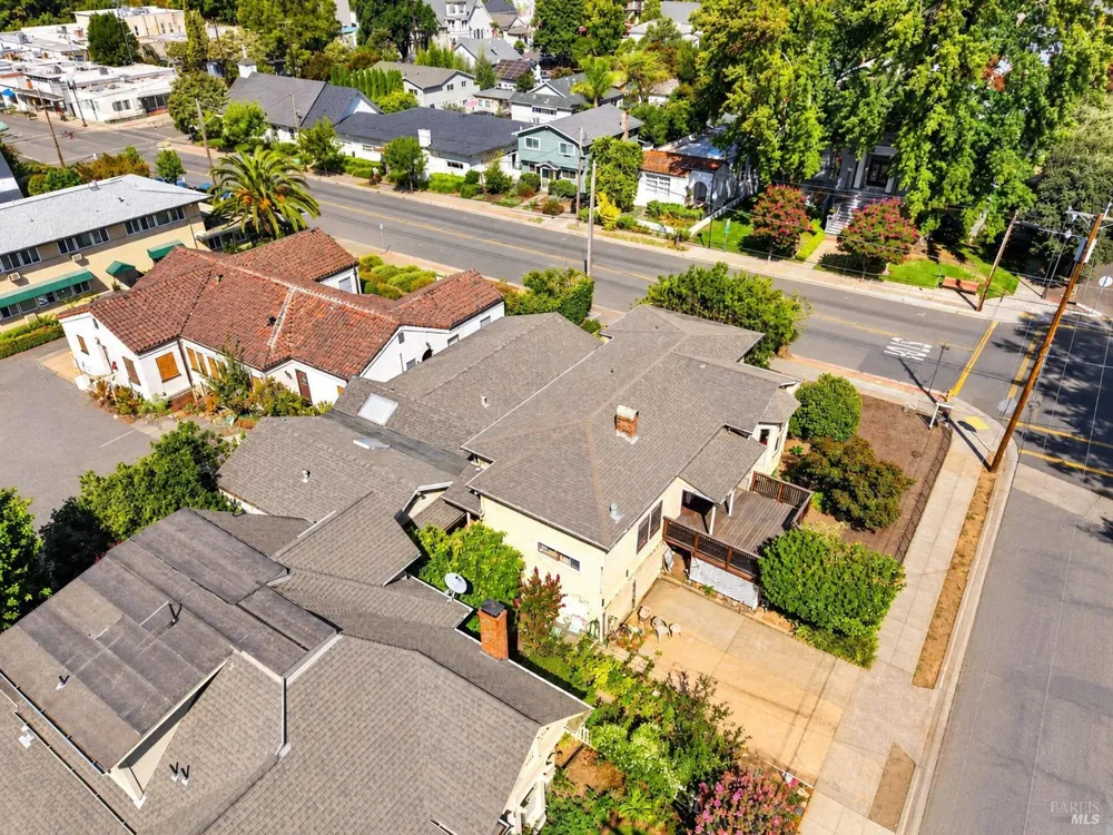 220 Matheson Street Healdsburg, CA 95448