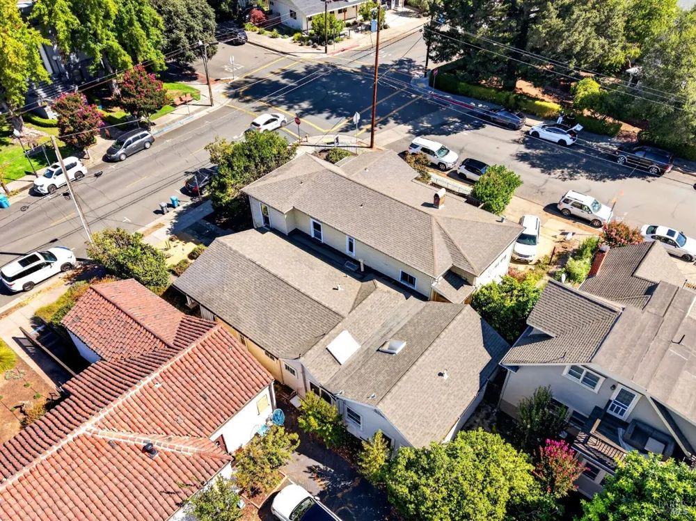 220 Matheson Street Healdsburg, CA 95448