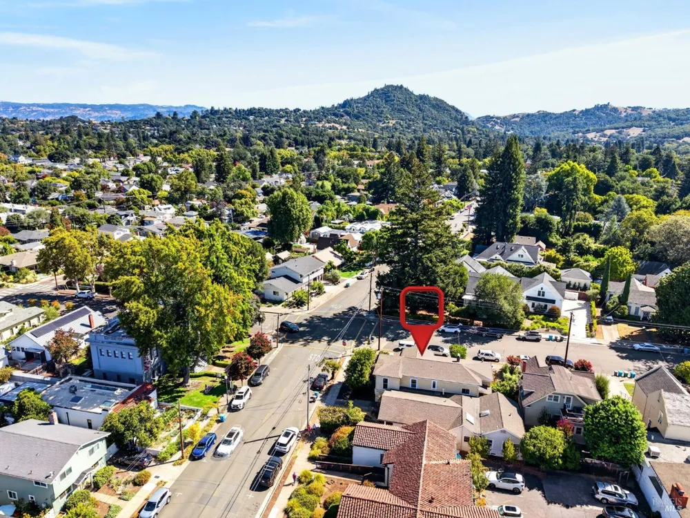 220 Matheson Street Healdsburg, CA 95448