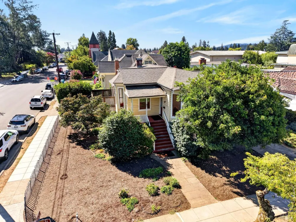 220 Matheson Street Healdsburg, CA 95448