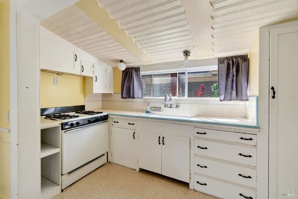 220 Matheson Street Healdsburg, CA 95448