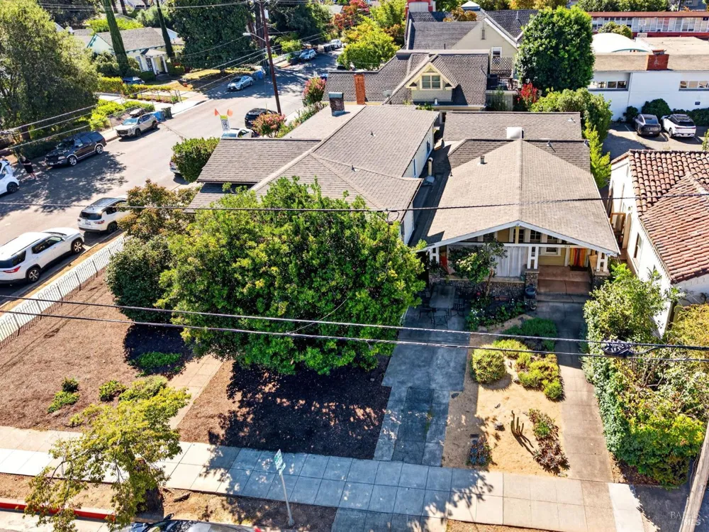220 Matheson Street Healdsburg, CA 95448