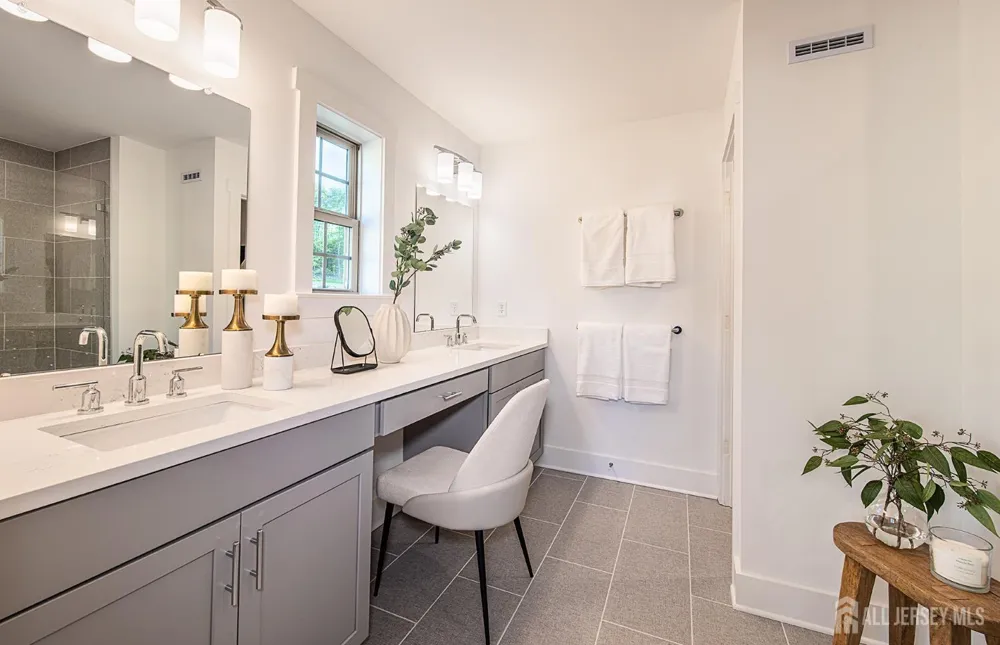 28 Ruddick Road #11602 South Brunswick, NJ 08852