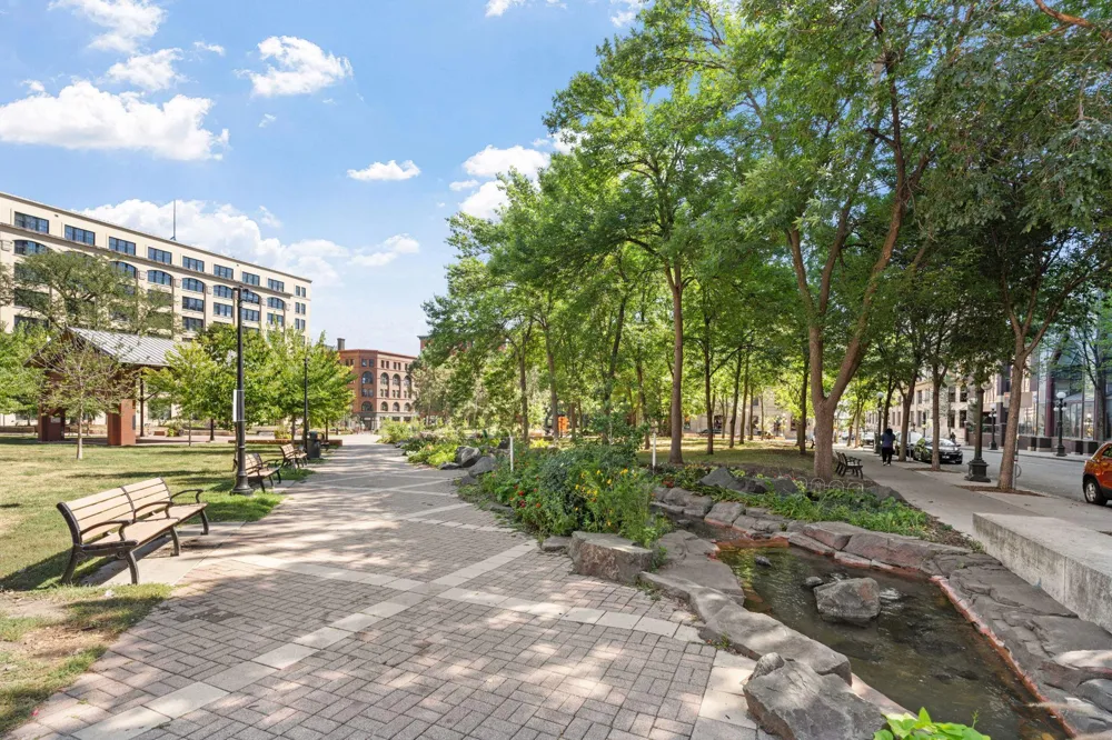 198 6th Street E #501 Saint Paul, MN 55101