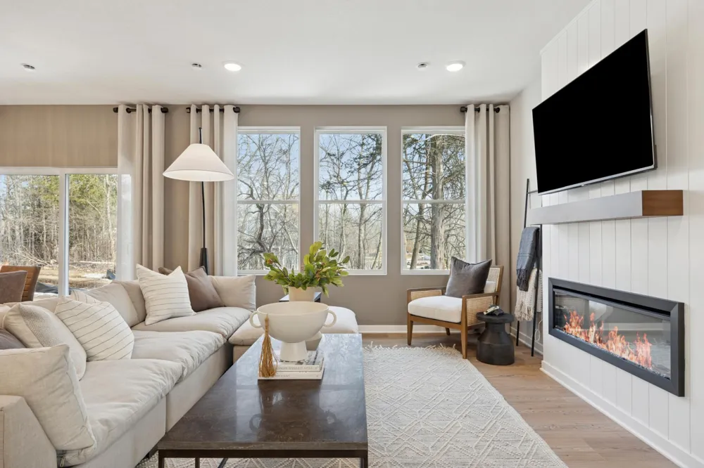 10392 Glacier Lane Maple Grove, MN 55369