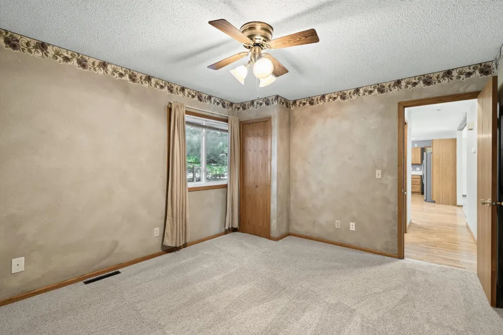 15233 Urbank Street NE Ham Lake, MN 55304