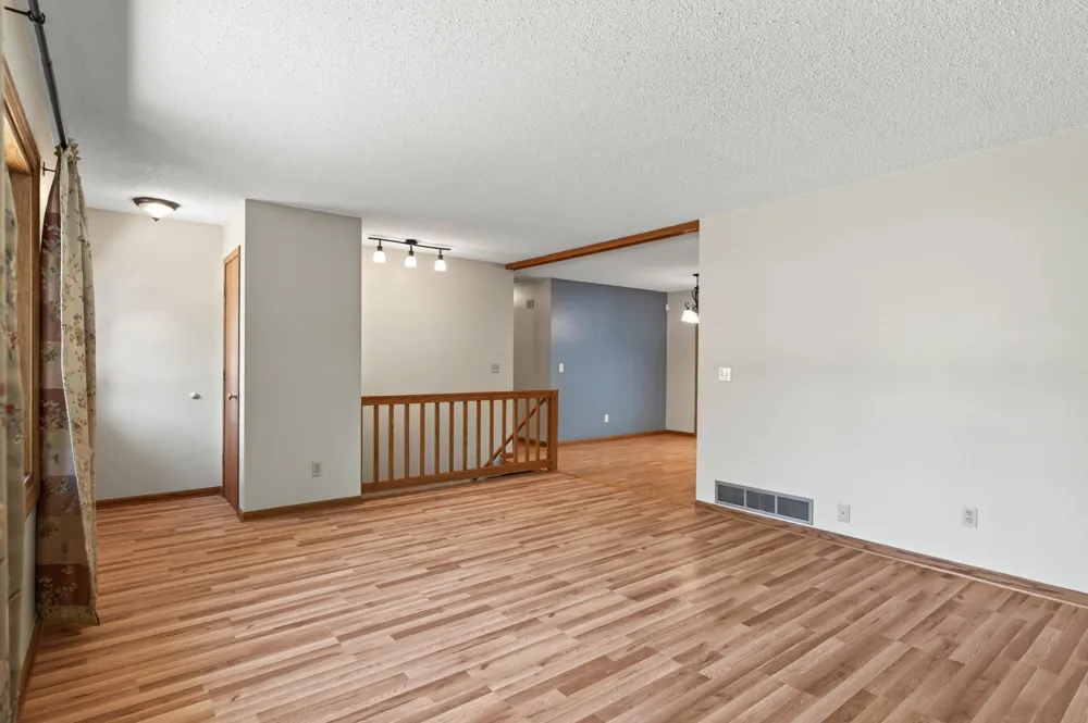 15233 Urbank Street NE Ham Lake, MN 55304