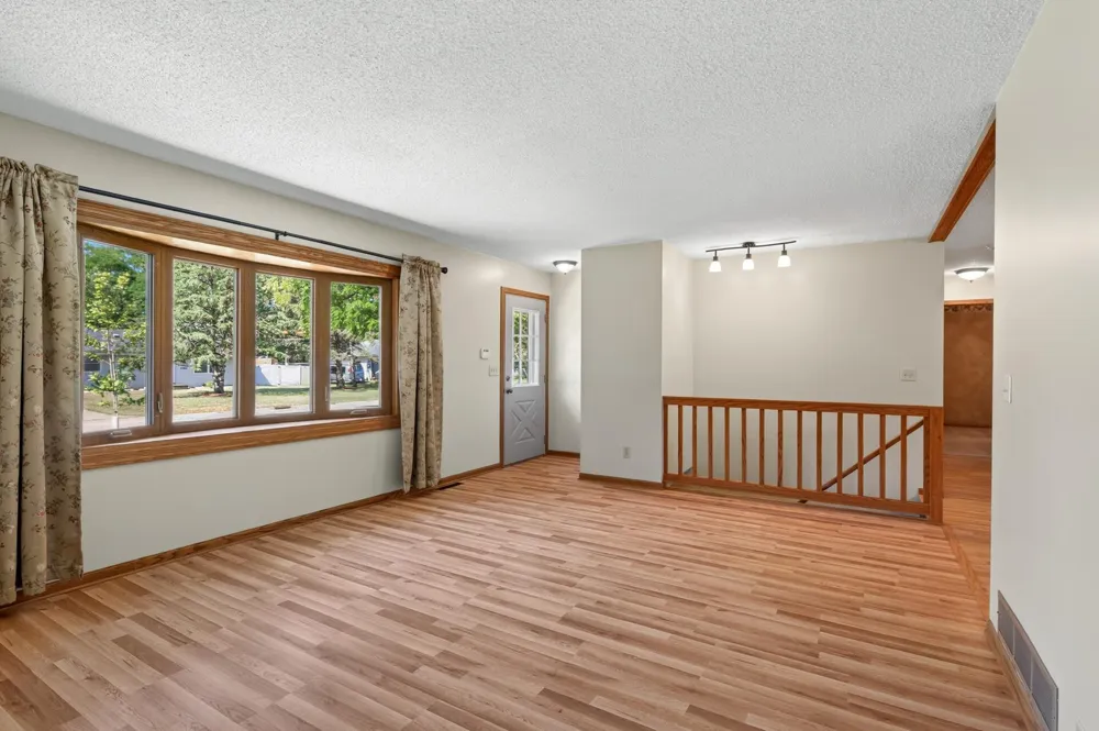 15233 Urbank Street NE Ham Lake, MN 55304