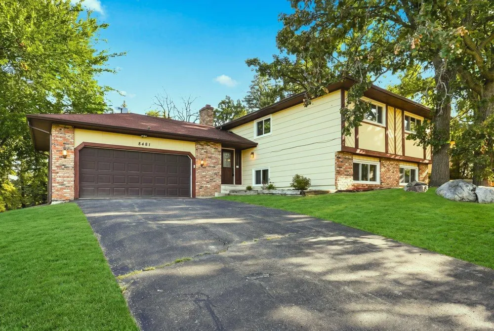 8481 134th Street Court Apple Valley, MN 55124