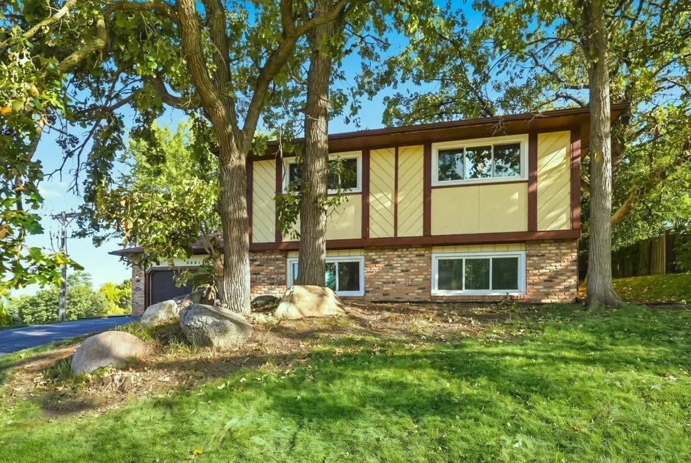 8481 134th Street Court Apple Valley, MN 55124