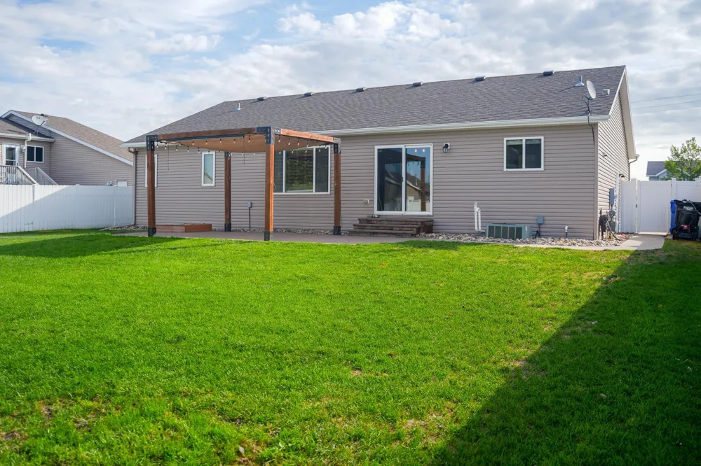 4723 51st Street S Fargo, ND 58104