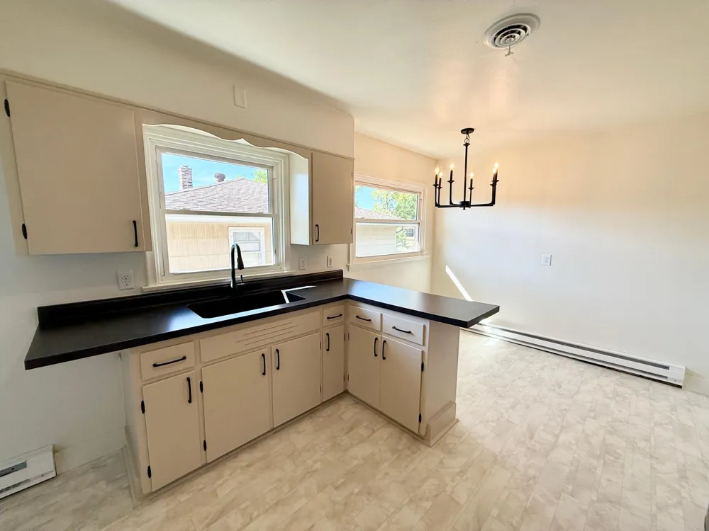 862 2nd Avenue NW Valley City, ND 58072