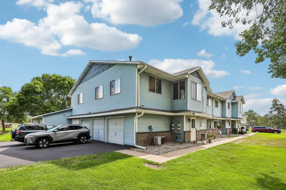 8420 S Pond Trail Champlin, MN 55316