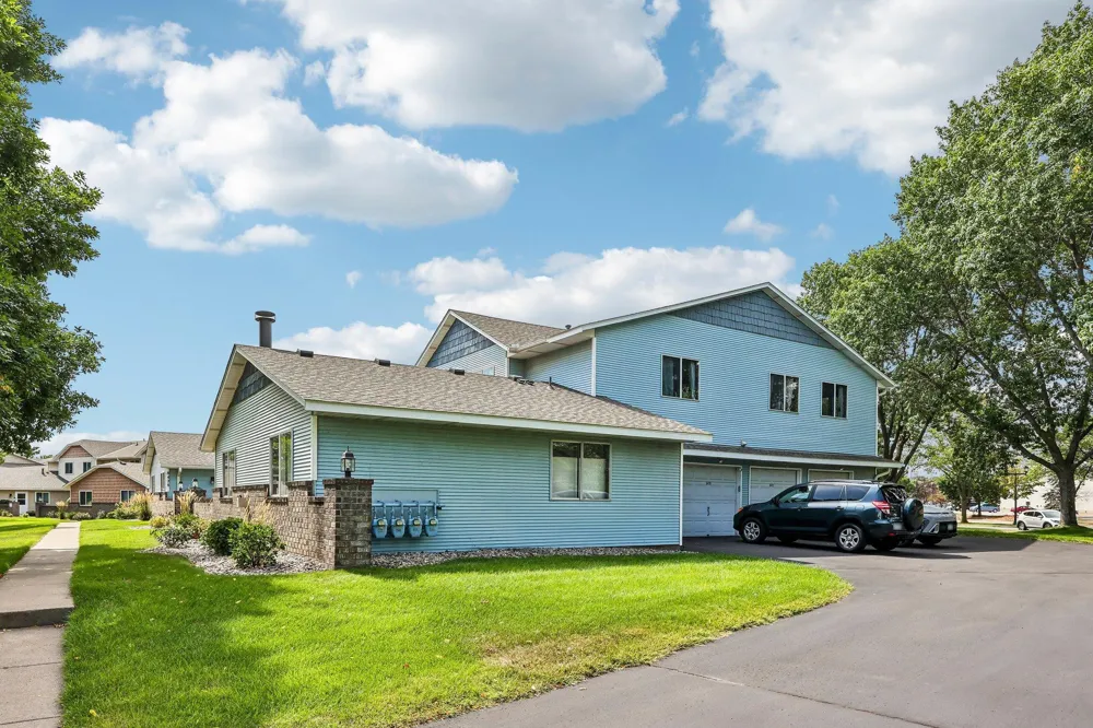 8420 S Pond Trail Champlin, MN 55316
