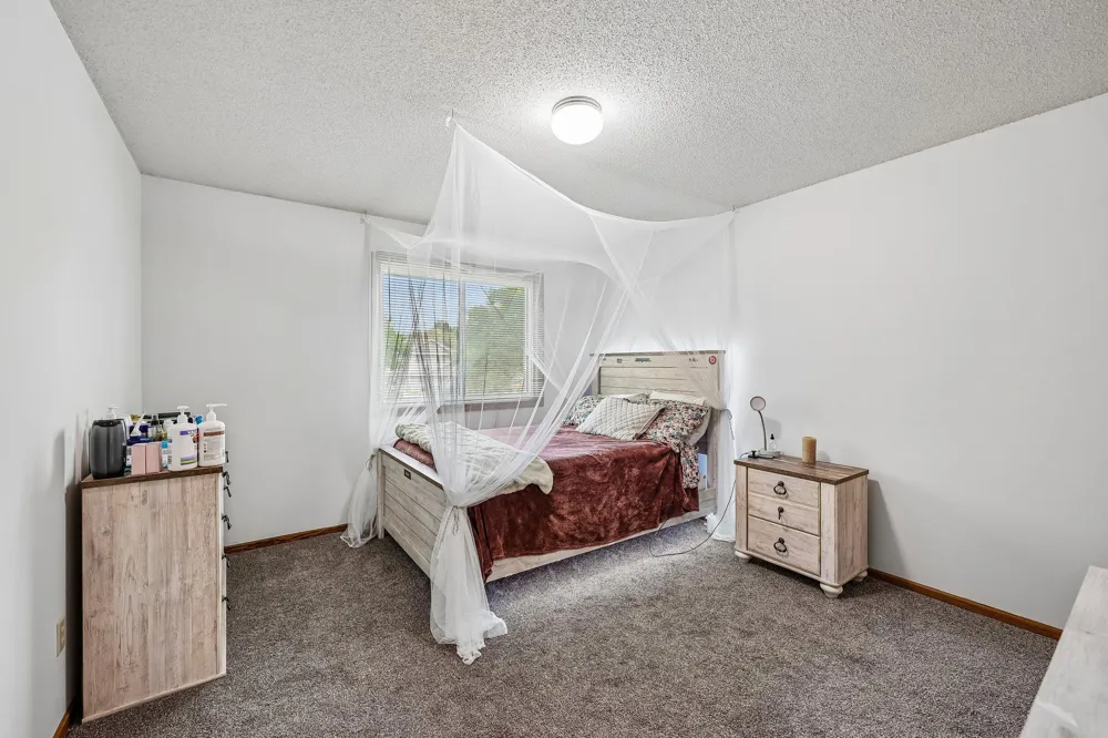 8420 S Pond Trail Champlin, MN 55316