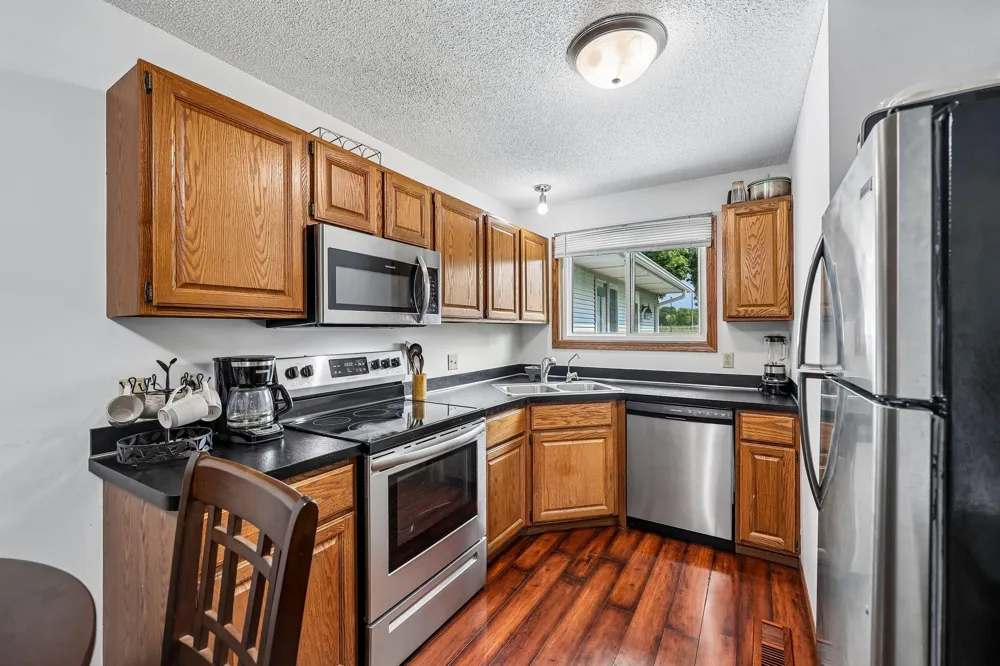 8420 S Pond Trail Champlin, MN 55316
